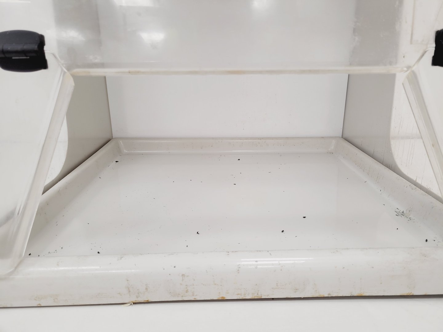 Image of Labcaire Aura 250E Ductless Fume Hood Lab