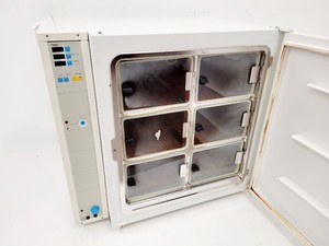 Thumbnail image of Heraeus CO2 Incubator Type BB 6220 CUO2 Lab