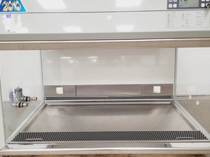 Thumbnail image of Thermo Electron Holten LaminAir Safety Cabinet Lab