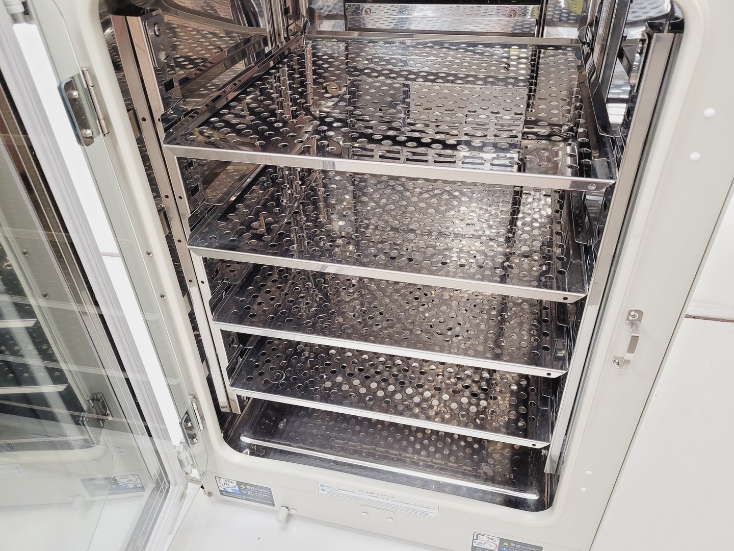 Image of Panasonic MCO-19AIC(UV)-PE CO2 Laboratory Incubator Lab