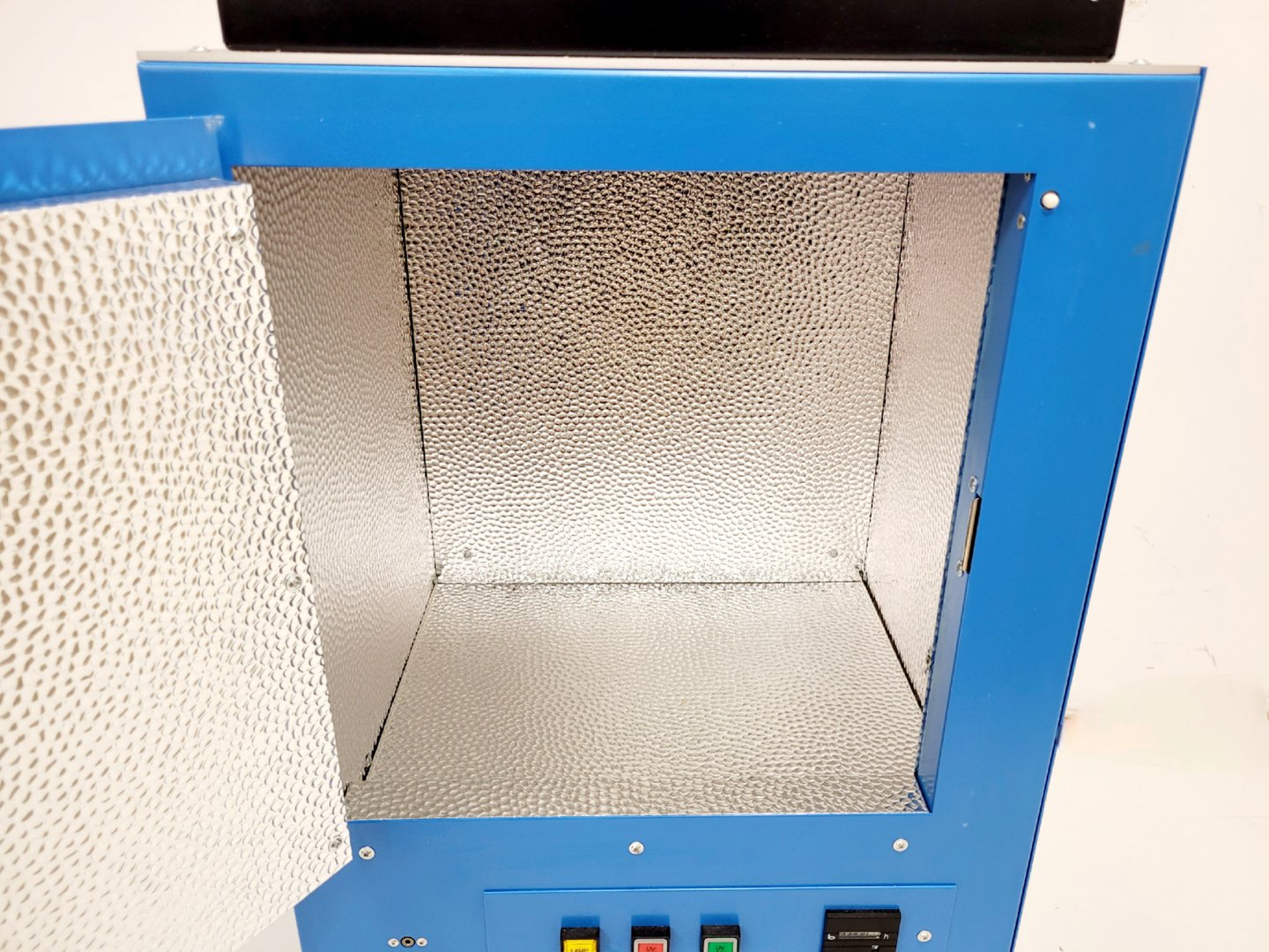 Image of Honle UV Technology UVAcube 400 Cure and Sunlight Simulation Chamber Lab