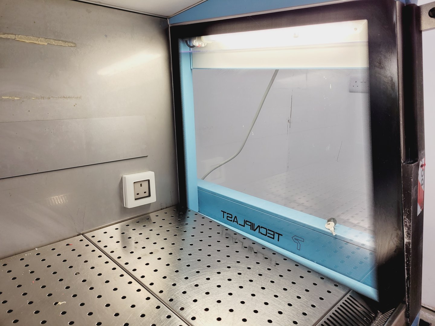 Image of Tecniplast BS48 Biosafety Changing Station 9CACGBS48UK Lab