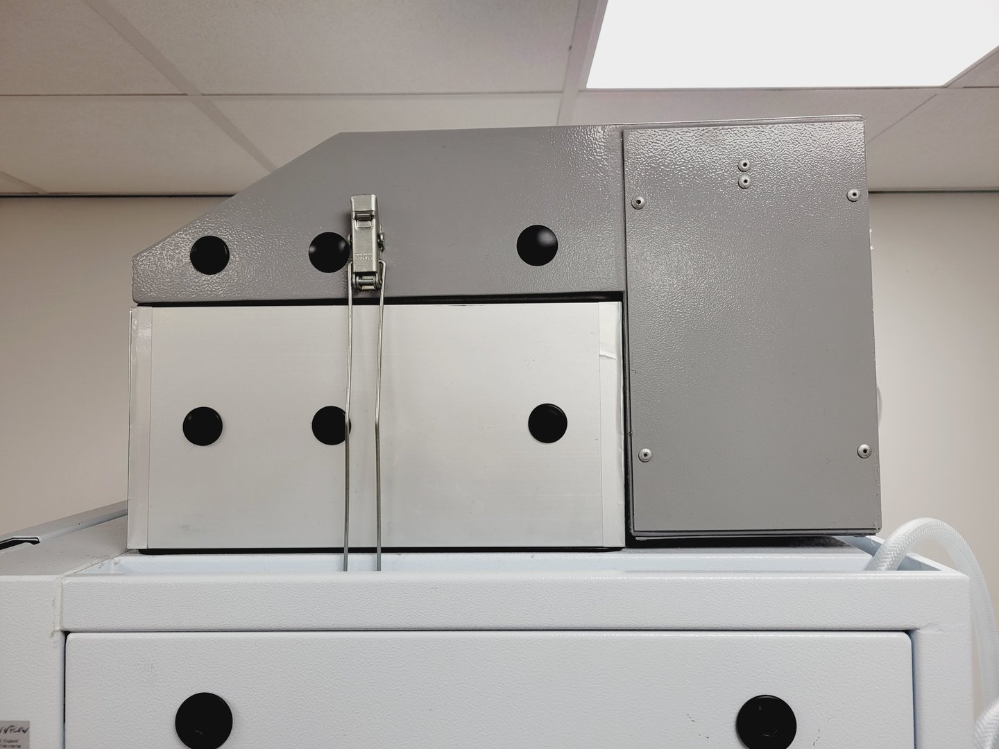 Image of CAS Bio-Class 2 Microbiological Safety Cabinet Class II Recirc Lab