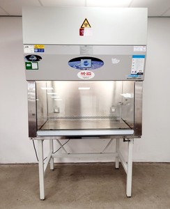 Thumbnail image of Nuaire Cellgard Class 2 Biological Safety Cabinet NU-480-400E Lab