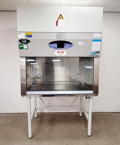 Thumbnail image of Nuaire Cellgard Class 2 Biological Safety Cabinet NU-480-400E Lab