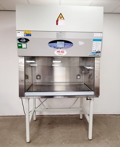 Thumbnail image of Nuaire Cellgard ES Class 2 II Biological Safety Cabinet NU-480-400E Lab