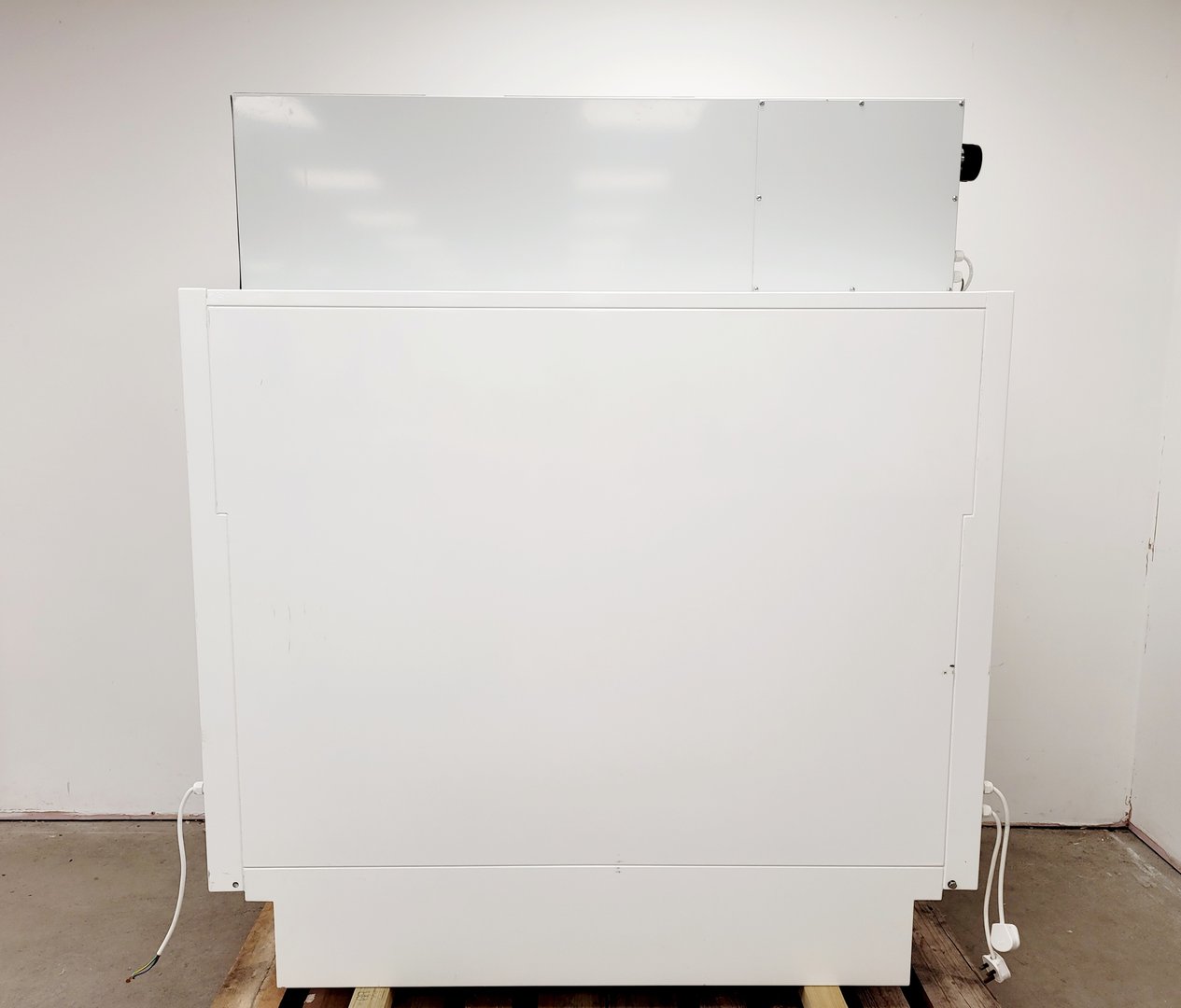 Image of MAT BioMat 2 Class 2 Microbiological Safety Cabinet Lab (No UV)