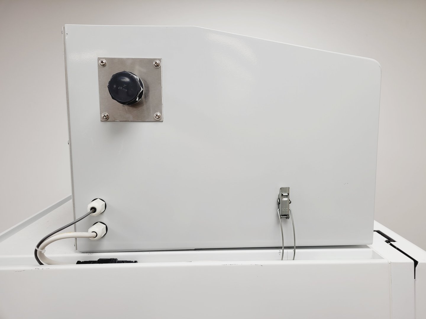Image of MAT BioMat 2 Class 2 II Microbiological Safety Cabinet Lab (No UV)