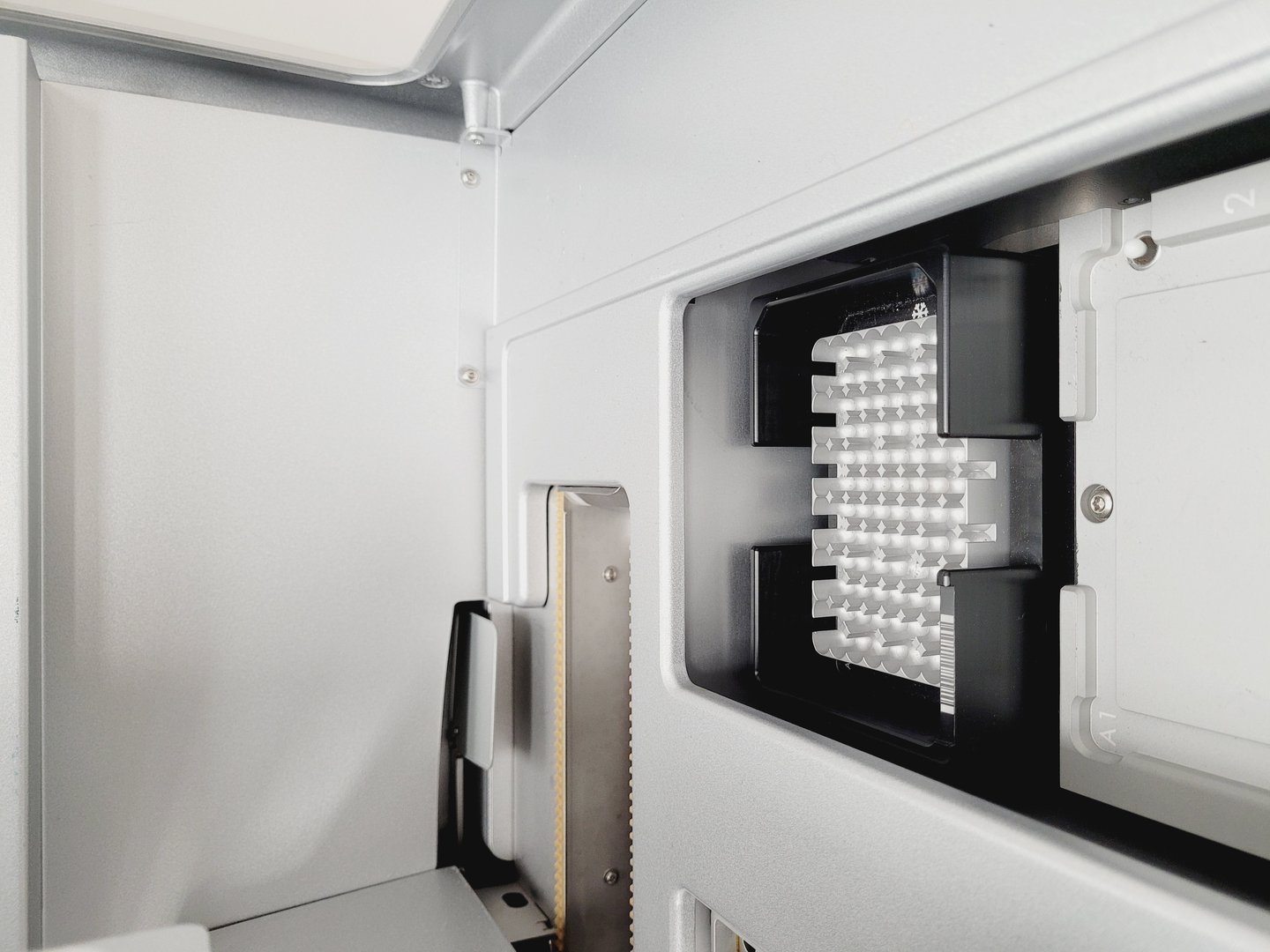 Image of Qiagen QIAsymphony SP Nucleic Acid Purification System Lab