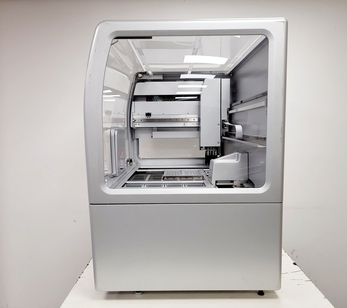 Image of Qiagen QIAsymphony SP Nucleic Acid Purification System Lab