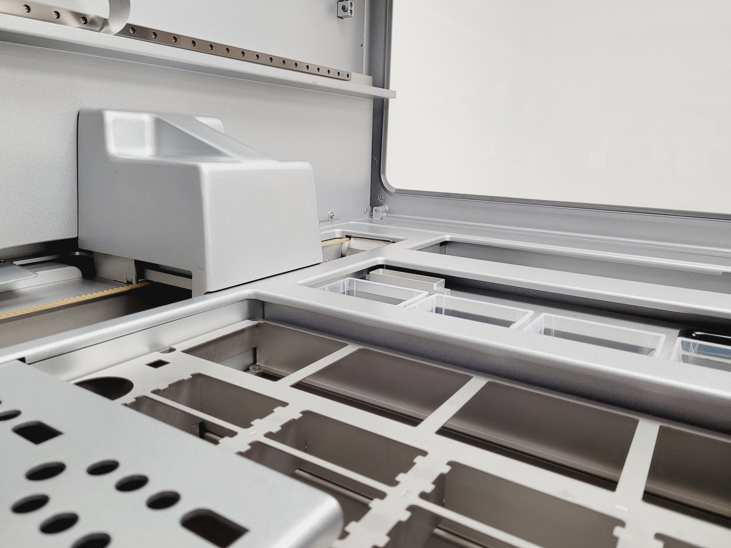 Image of Qiagen QIAsymphony SP Nucleic Acid Purification System Lab