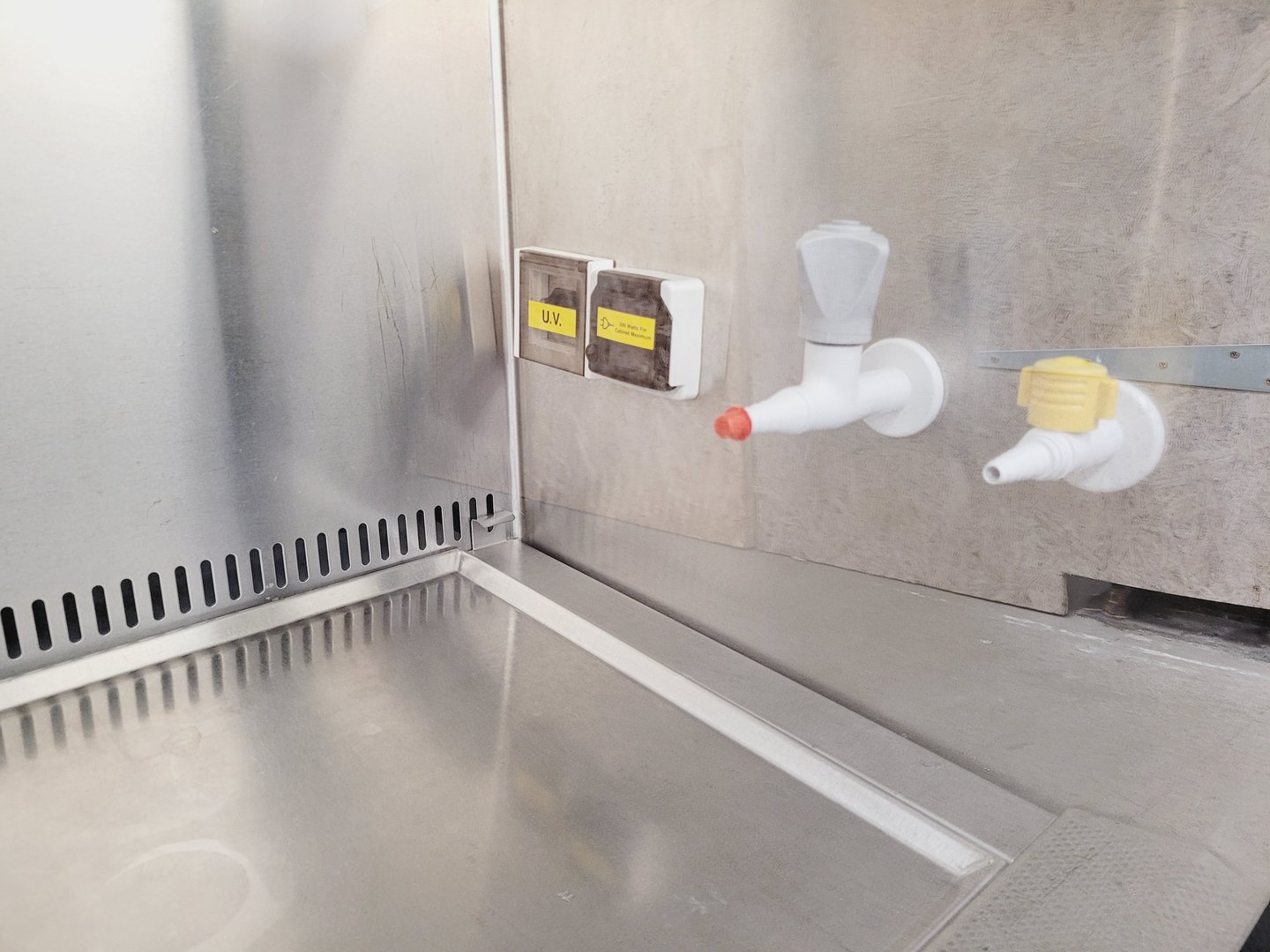 Image of Astec Microflow Advanced Bio Safety Cabinet Class 2 Lab