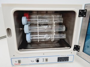 Thumbnail image of Thermo Hybaid Shake 'n' Stack HBSNSR220 Hybridisation Oven w/ HB-OV-BS Tubes Lab