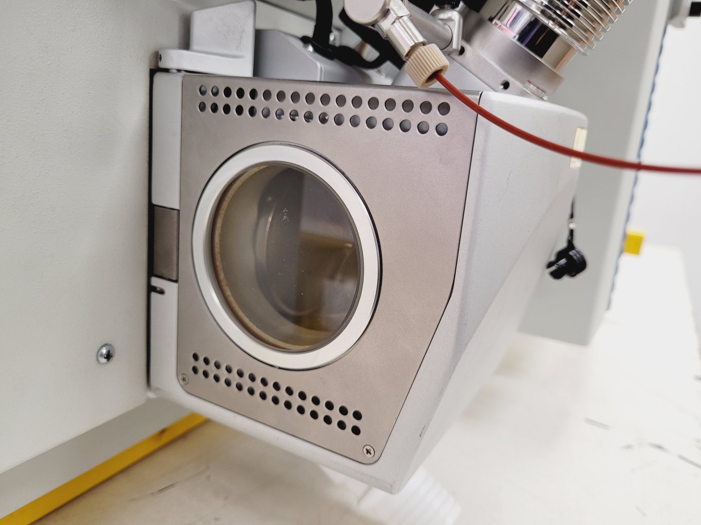 Image of Thermo Scientific TSQ Quantum Access Mass Spectrometer System - Faulty Ion Gauge