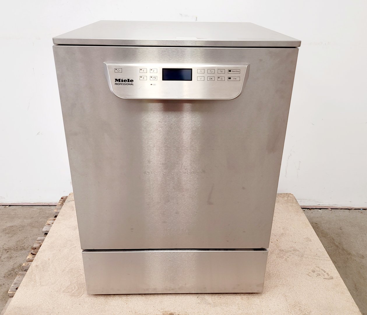 Image of Miele Proffessional GG05 Dishwasher PG8583