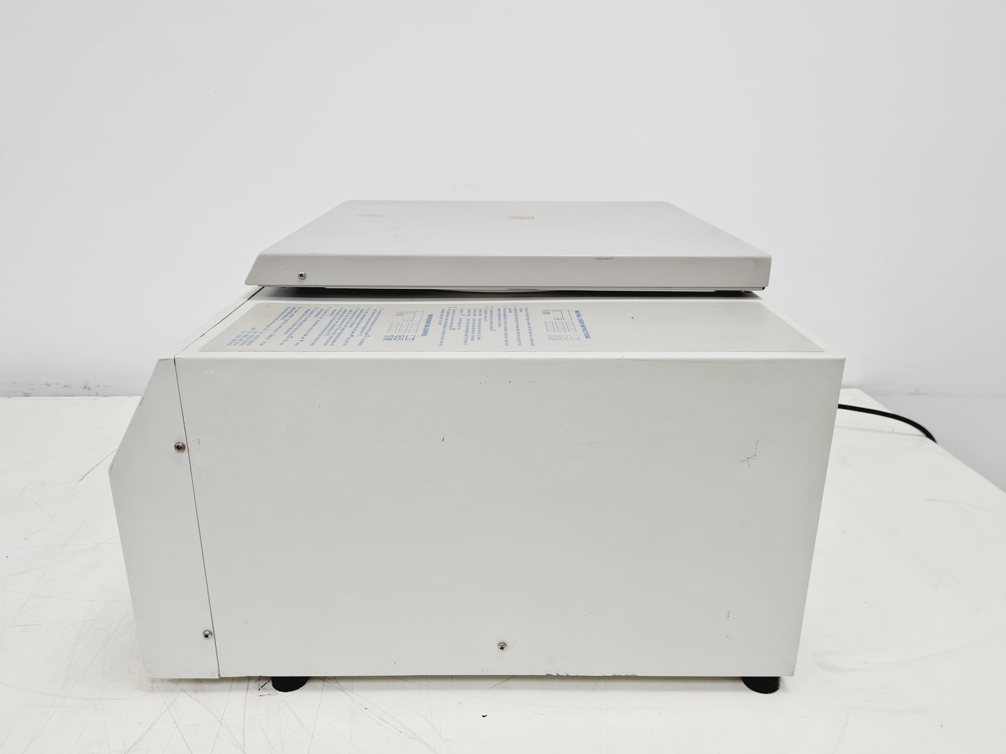 Image of Sanyo MSE Mistral 2000R Benchtop Refrigerated 4500rpm Centrifuge Lab