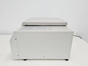 Thumbnail image of Sanyo MSE Mistral 2000R Benchtop Refrigerated 4500rpm Centrifuge Lab