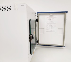 Thumbnail image of ESCO CelCulture CCL–050B-8 CO2 Laboratory Incubator Lab