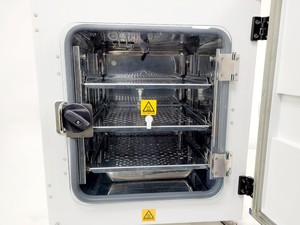 Thumbnail image of ESCO CelCulture CCL–050B-8 CO2 Laboratory Incubator Lab