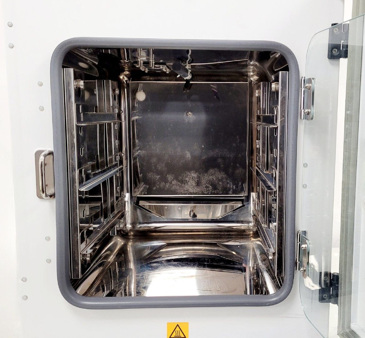 Image of ESCO CelCulture CCL–050B-8 CO2 Laboratory Incubator Lab