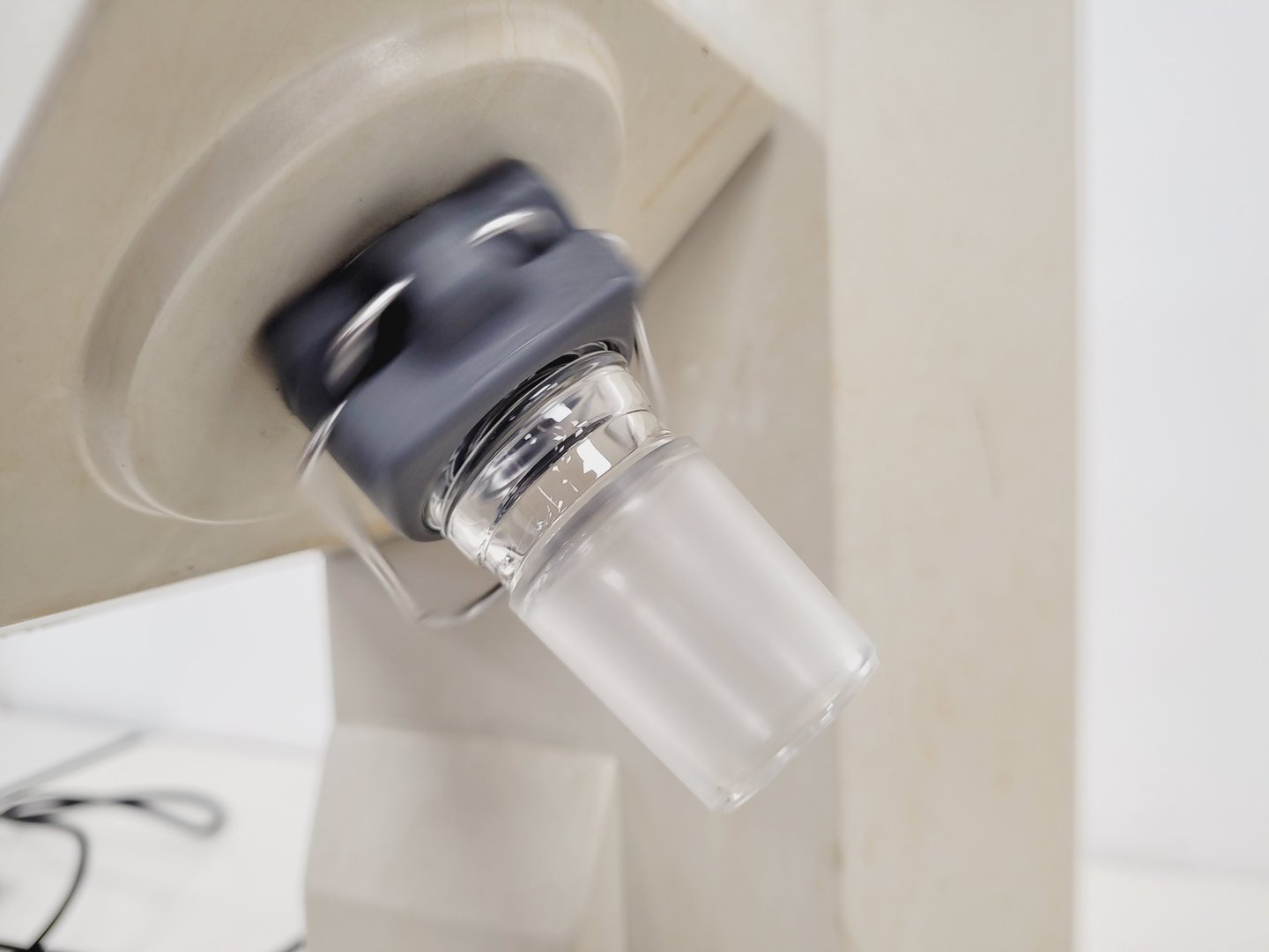 Image of Buchi R-210 Rotavapor Rotary Evaporator & Heidolph Heizbad WB Water Bath Lab