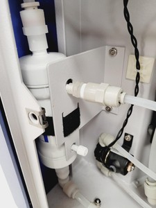 Thumbnail image of Barnstead NANOpure Diamond D11931 Water Purification System Lab