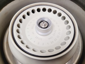 Thumbnail image of Sigma 1-15K Benchtop Refrigerated Centrifuge with 12124 14000 Rotor Lab