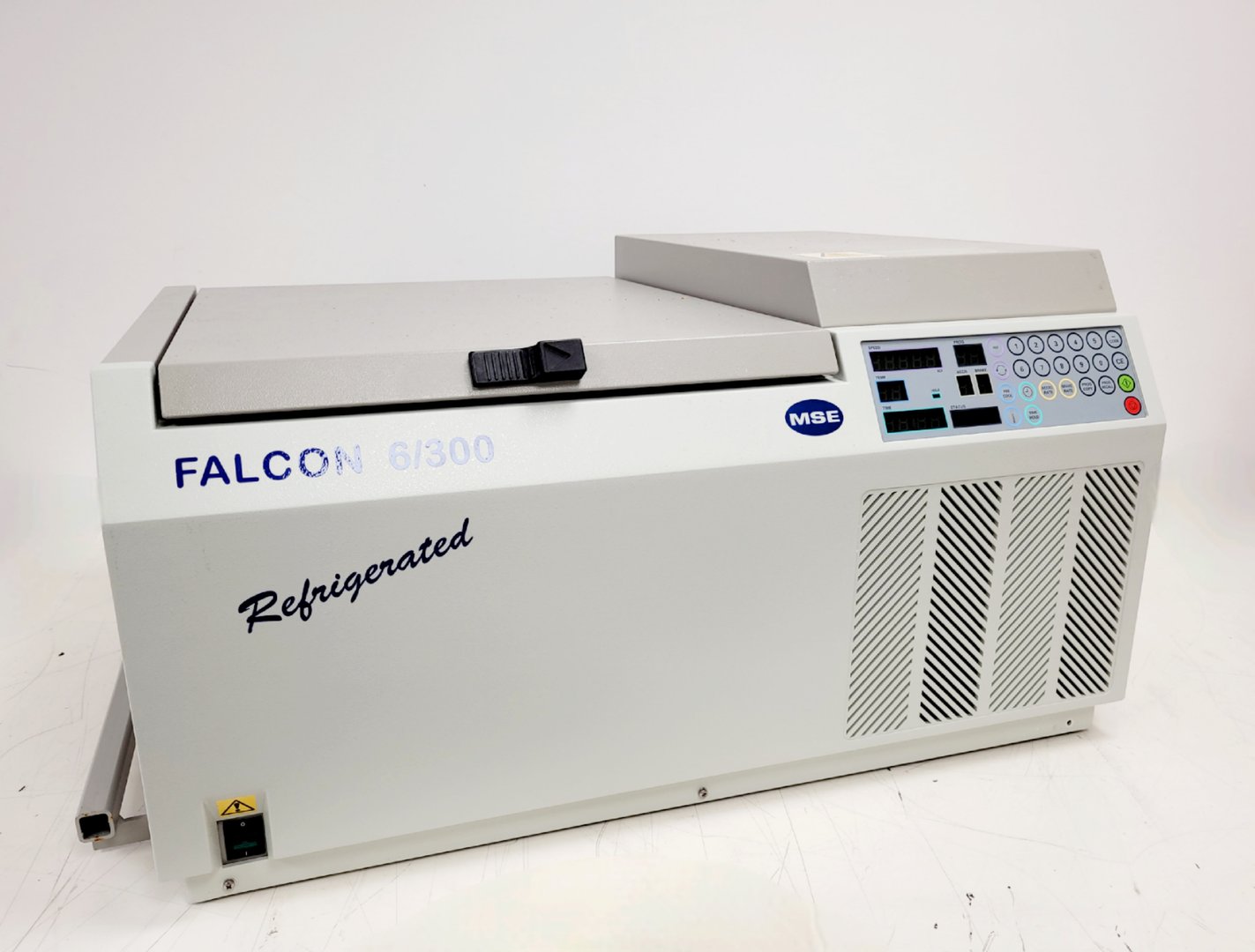 Image of MSE Falcon 6/300 Refrigerated Centrifuge MSB300.CR3.K w/ 4700rpm Rotor Lab