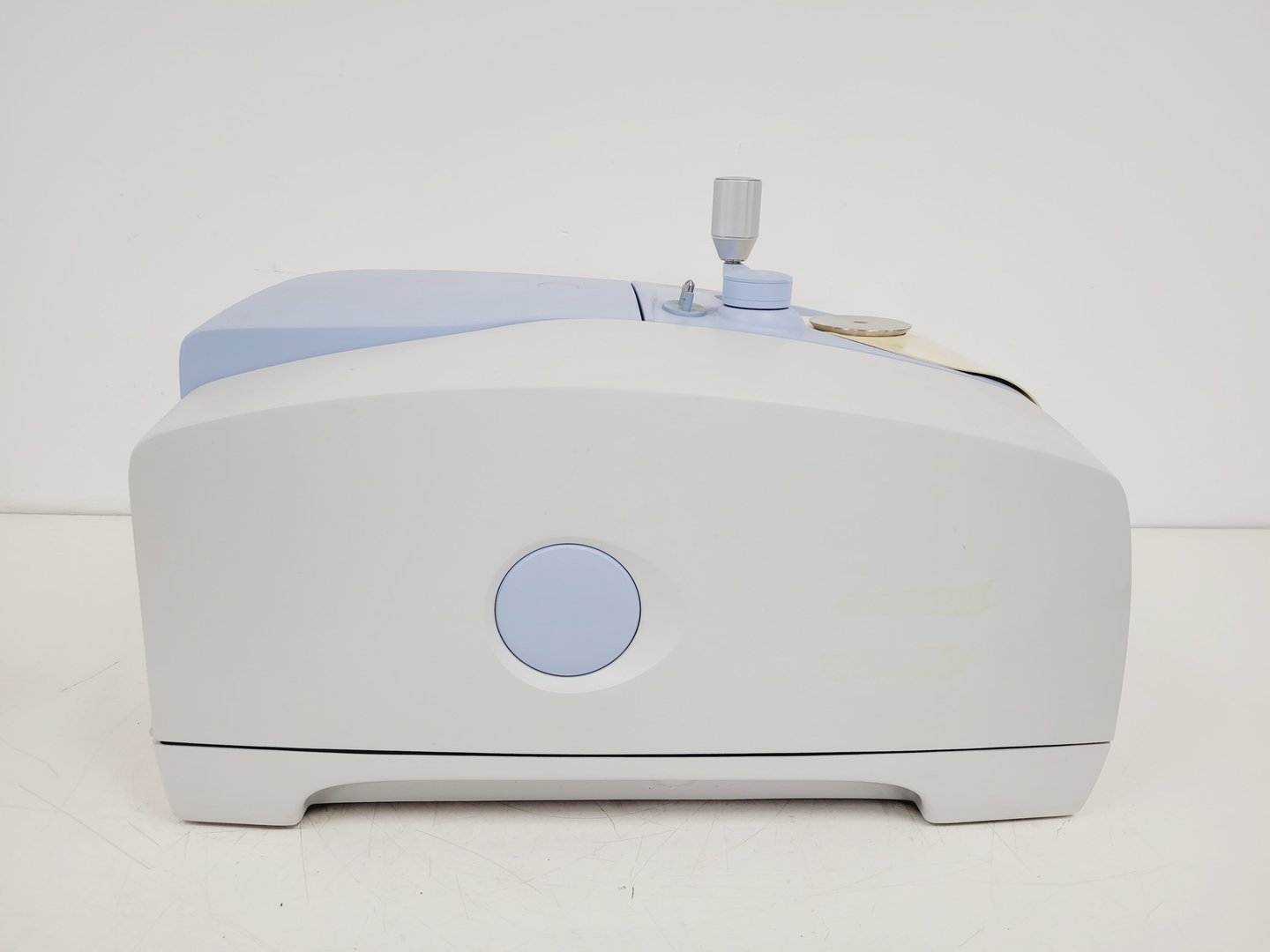 Image of Perkin Elmer Spectrum 100 FT-IR Spectrophotometer Lab