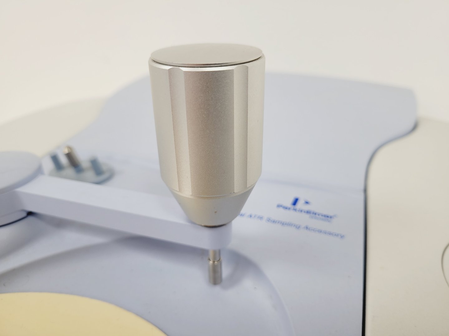 Image of Perkin Elmer Spectrum 100 FT-IR Spectrophotometer Lab