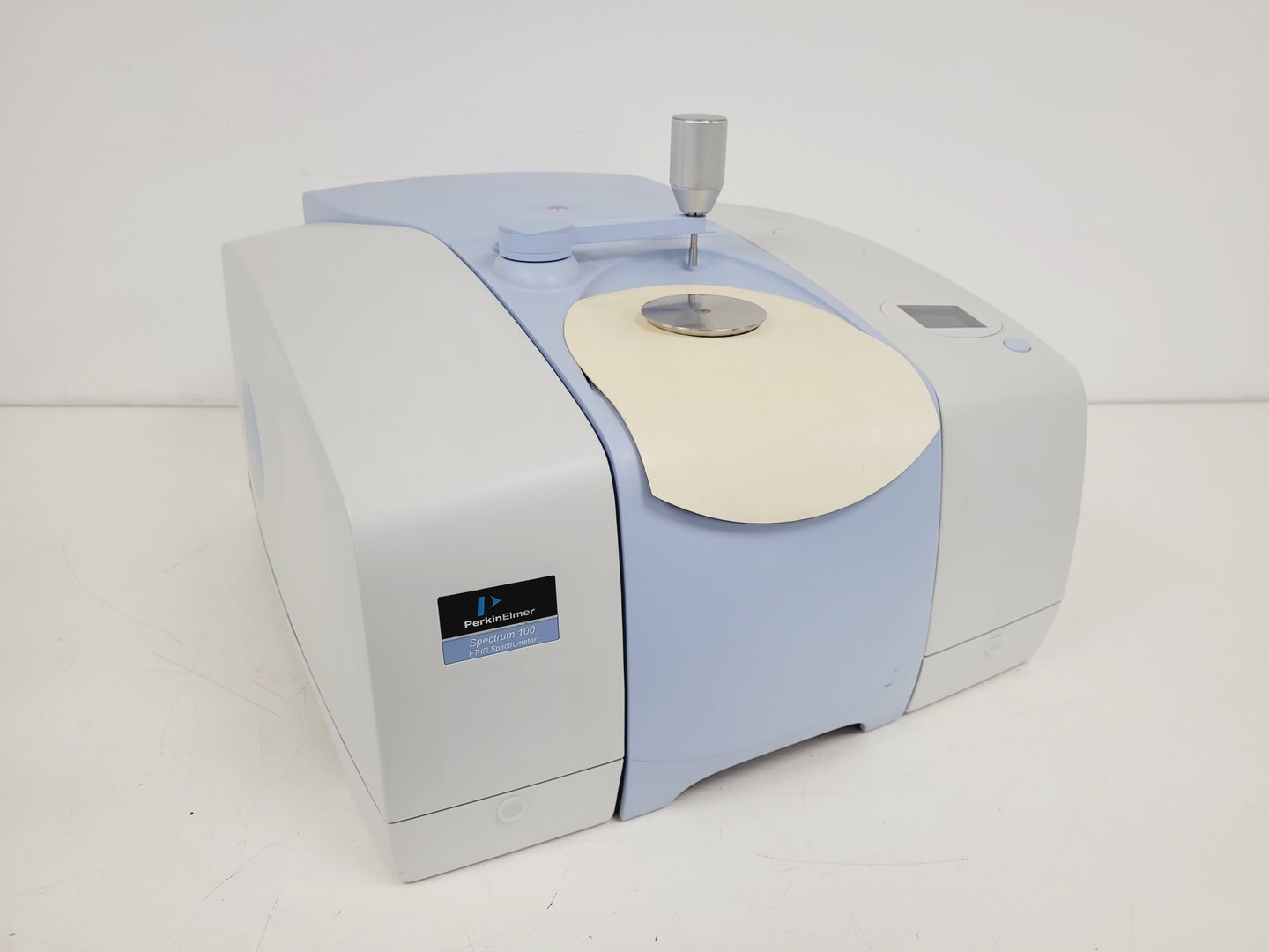 Image of Perkin Elmer Spectrum 100 FT-IR Spectrophotometer Lab