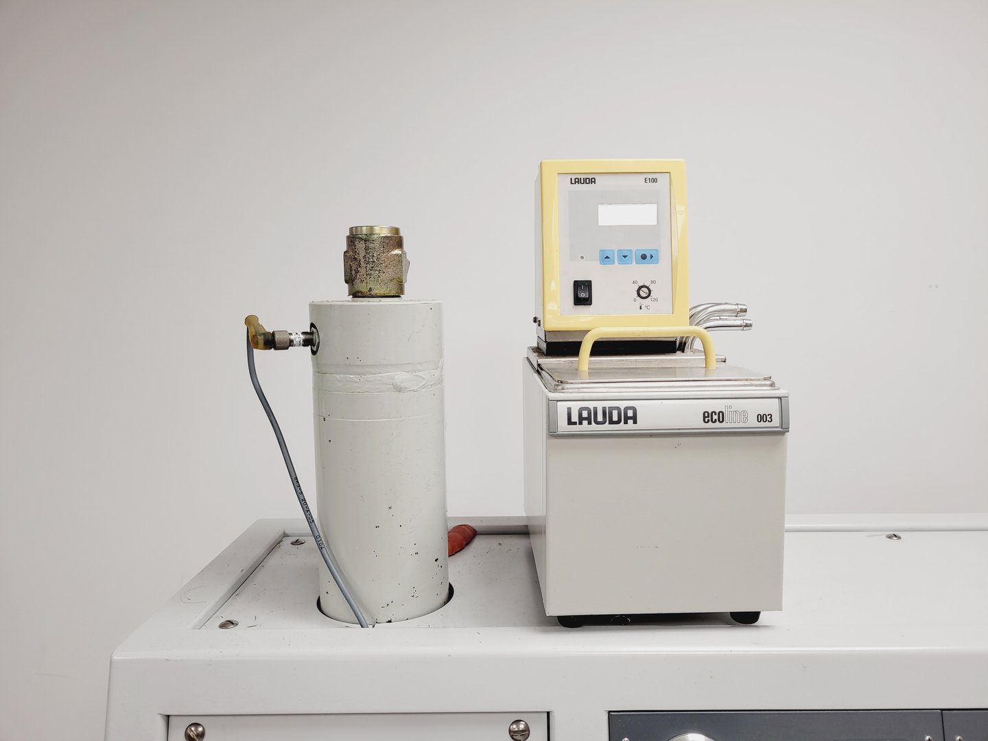 Image of BAL-TEC HPM 010 High Pressure Freezing Machine