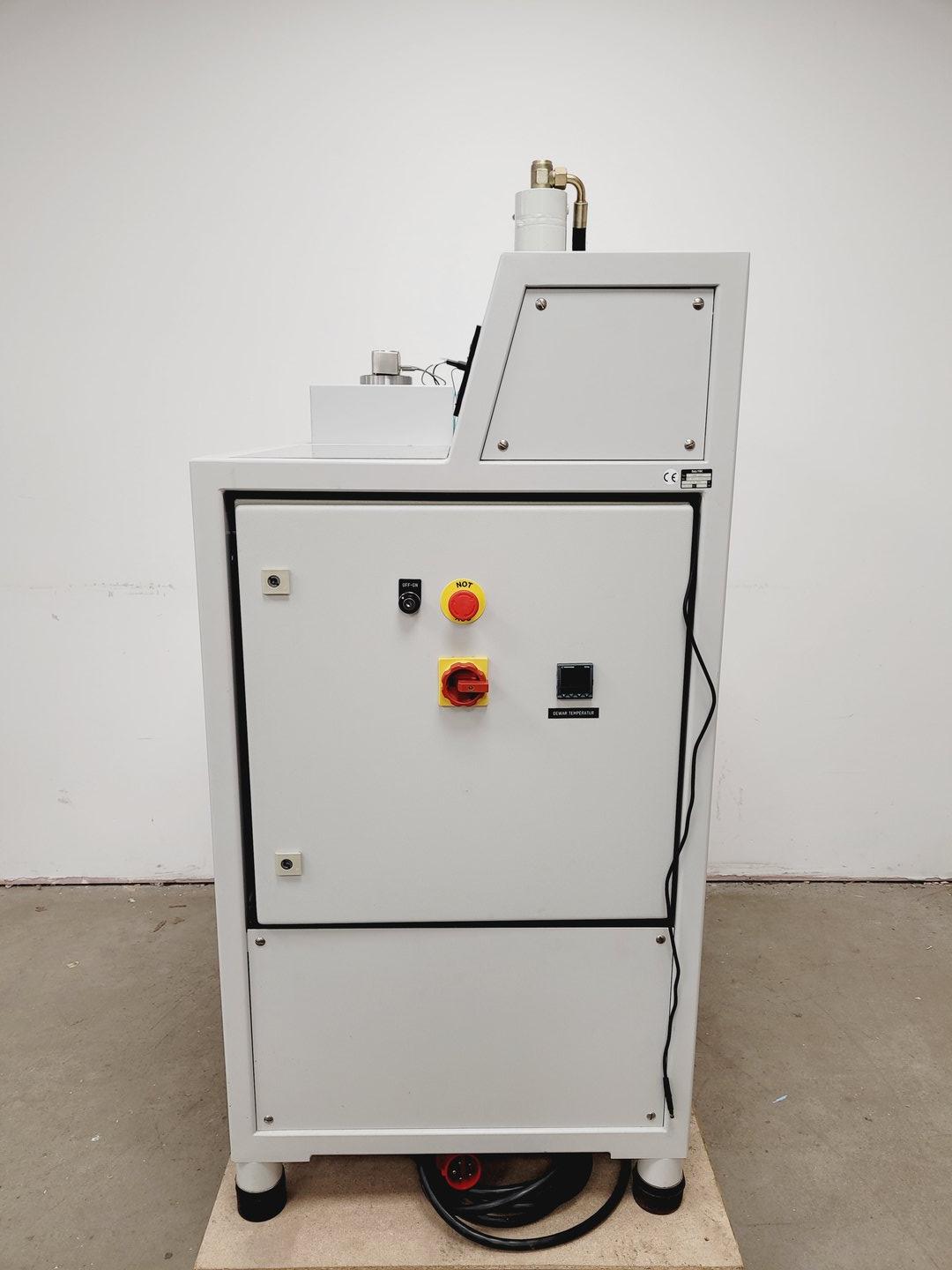 Image of BAL-TEC HPM 010 High Pressure Freezing Machine