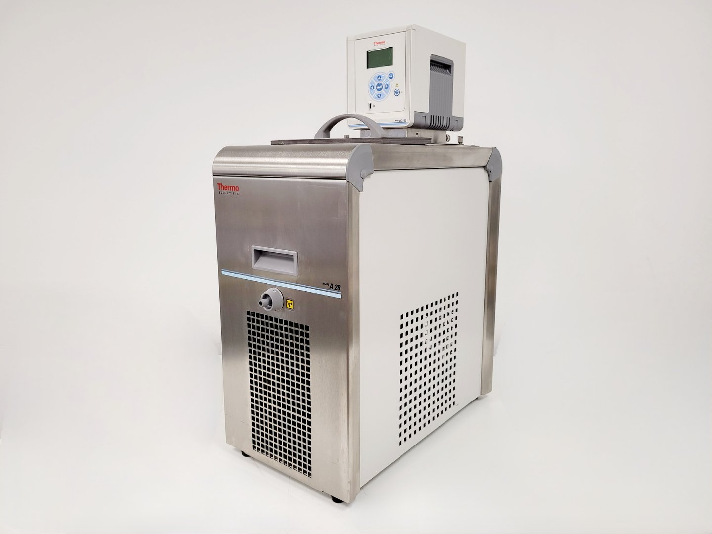 Image of Thermo Scientific HAAKE A 28 Waterbath/ Chiller /HAAKE SC 100 Digital Immersion 