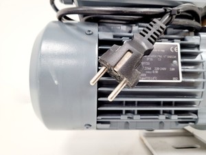 Thumbnail image of Leybold Trivac D8B Rotary Vane Vacuum Pump