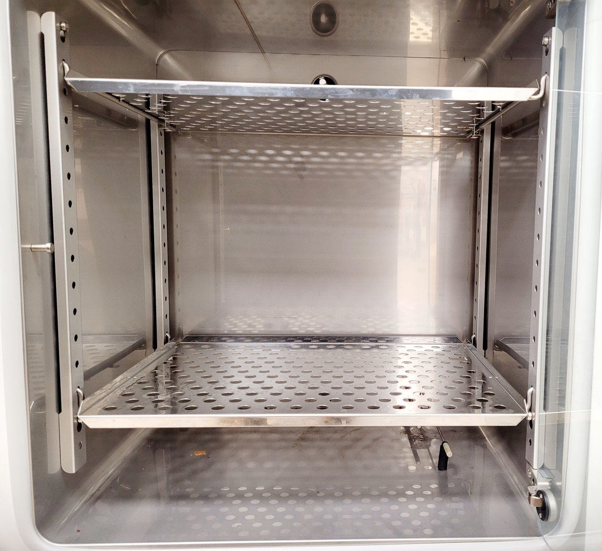 Image of Heraeus Function Line Incubator Model B12 Lab