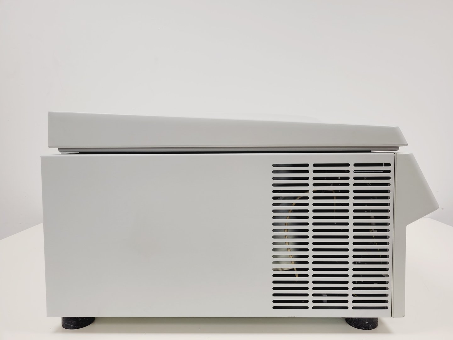 Image of Eppendorf 5810 Benchtop Laboratory Centrifuge Lab