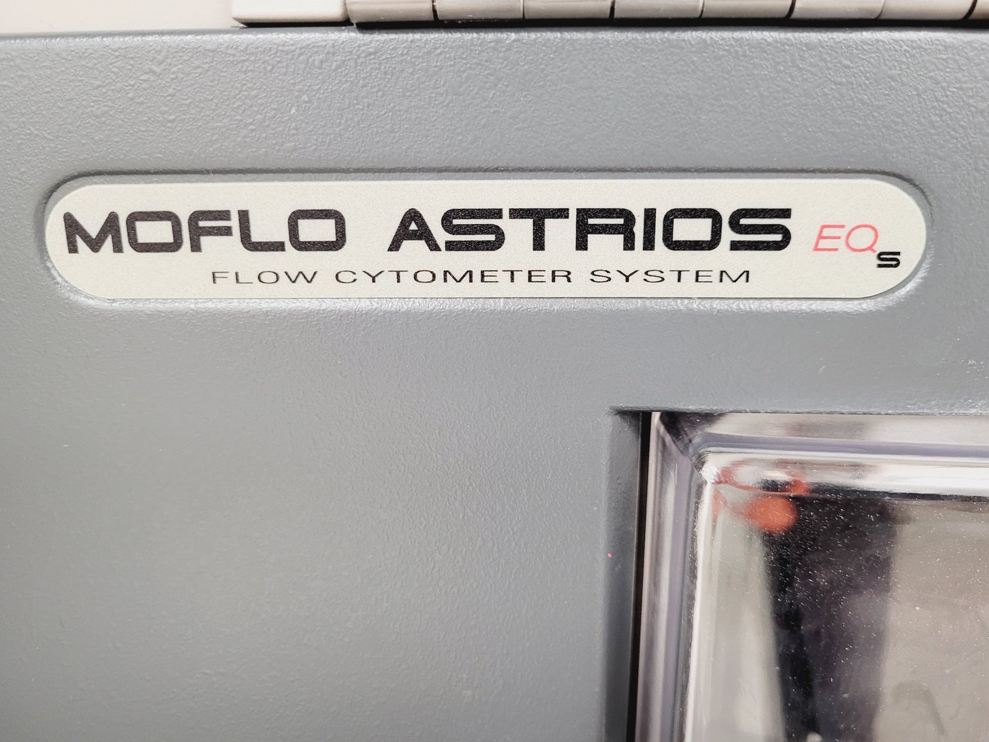 Image of Beckman Coulter MoFlo Astrios EQS Flow Cytometer System & Sterilgard Cabinet Lab