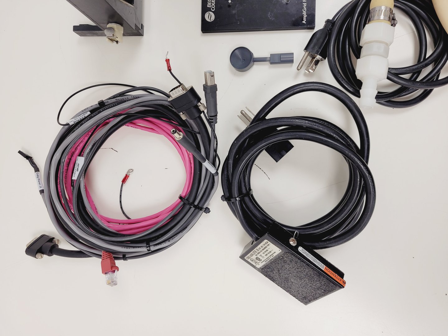 Image of Beckman Coulter MoFlo Astrios EQS Flow Cytometer System & Sterilgard Cabinet Lab