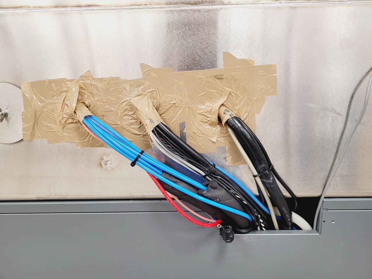 Image of Beckman Coulter MoFlo Astrios EQS Flow Cytometer System & Sterilgard Cabinet Lab