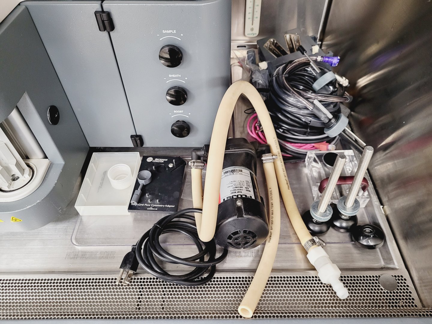 Image of Beckman Coulter MoFlo Astrios EQS Flow Cytometer System & Sterilgard Cabinet Lab