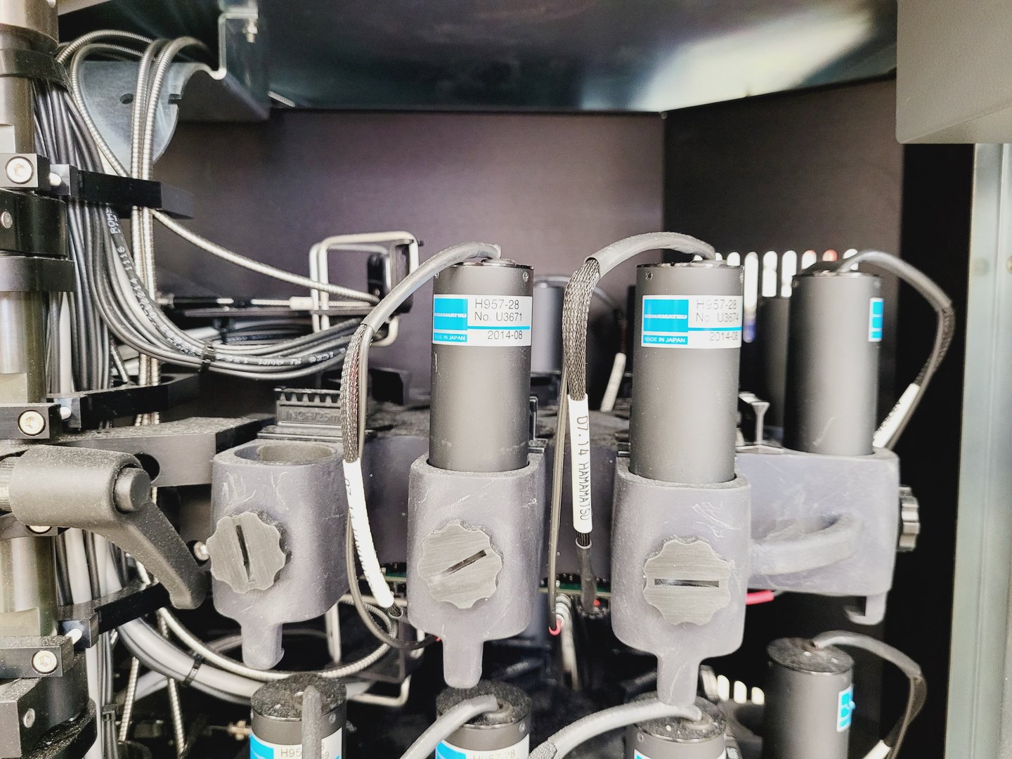 Image of Beckman Coulter MoFlo Astrios EQS Flow Cytometer System & Sterilgard Cabinet Lab