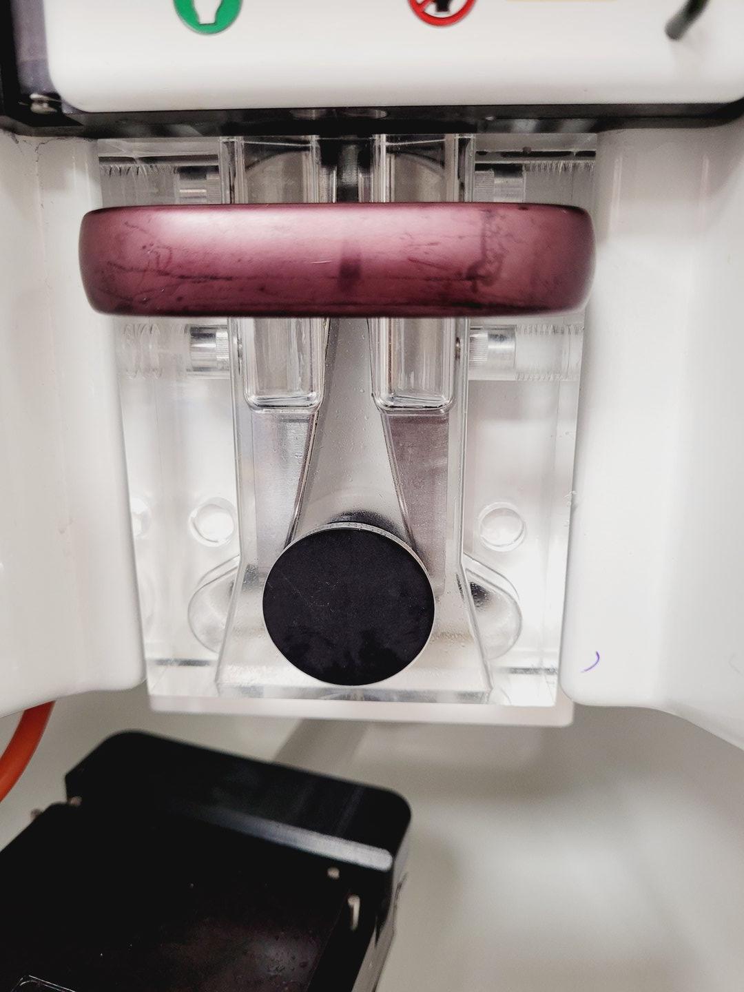 Image of Beckman Coulter MoFlo Astrios EQS Flow Cytometer System & Sterilgard Cabinet Lab