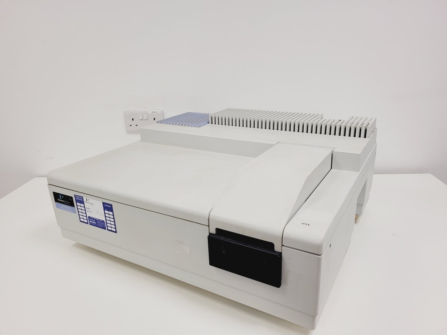 Image of Perkin Elmer Lambda 35 UV/VIS Spectrophotometer System w/ PC & Software