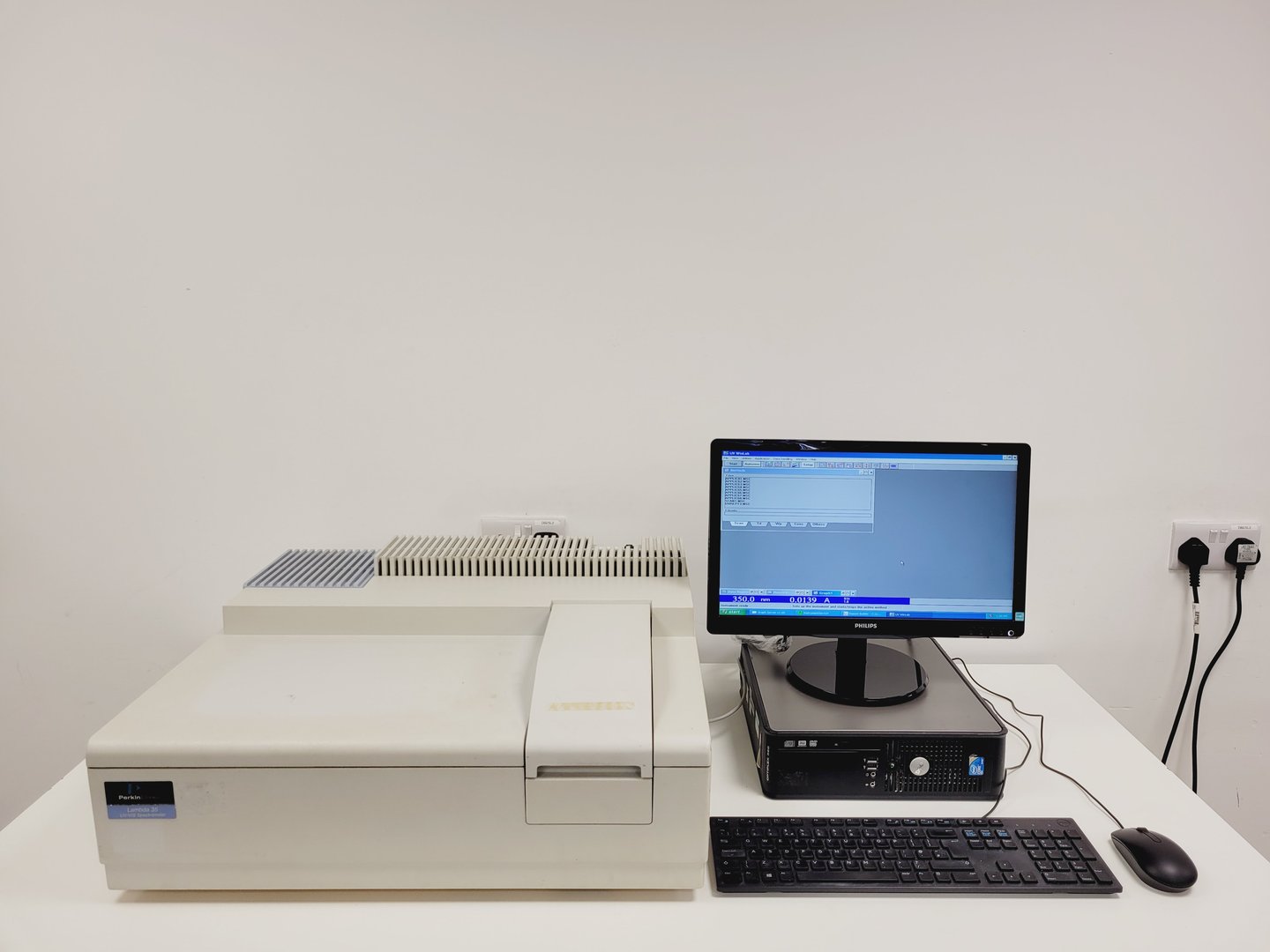 Image of Perkin Elmer Model Lambda 35 UV/VIS Spectrophotometer System w/ PC & Software