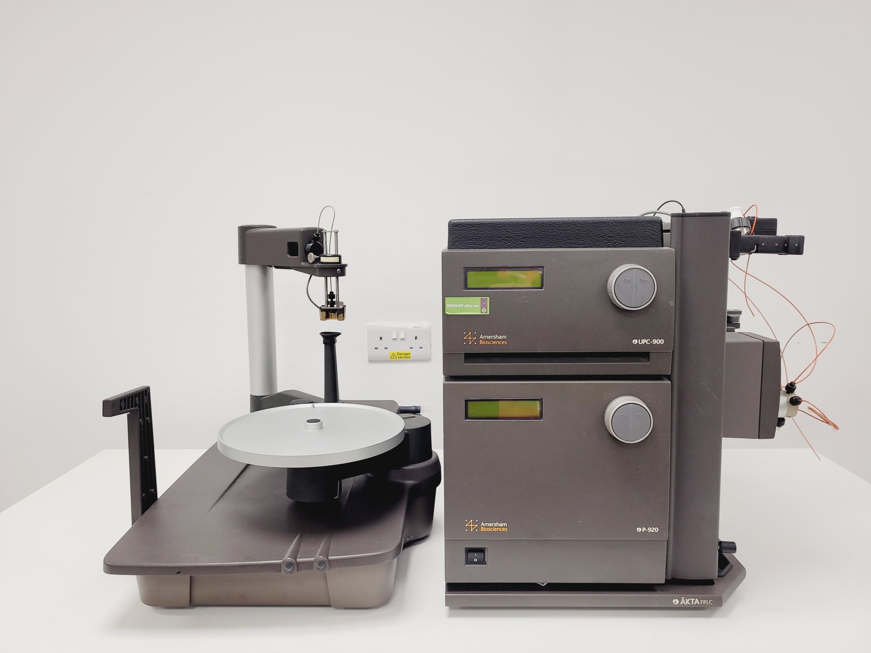 Image of Amersham Biosciences ATKA FPLC System, P-920, UPC-900, Frac-950, M-925 Lab