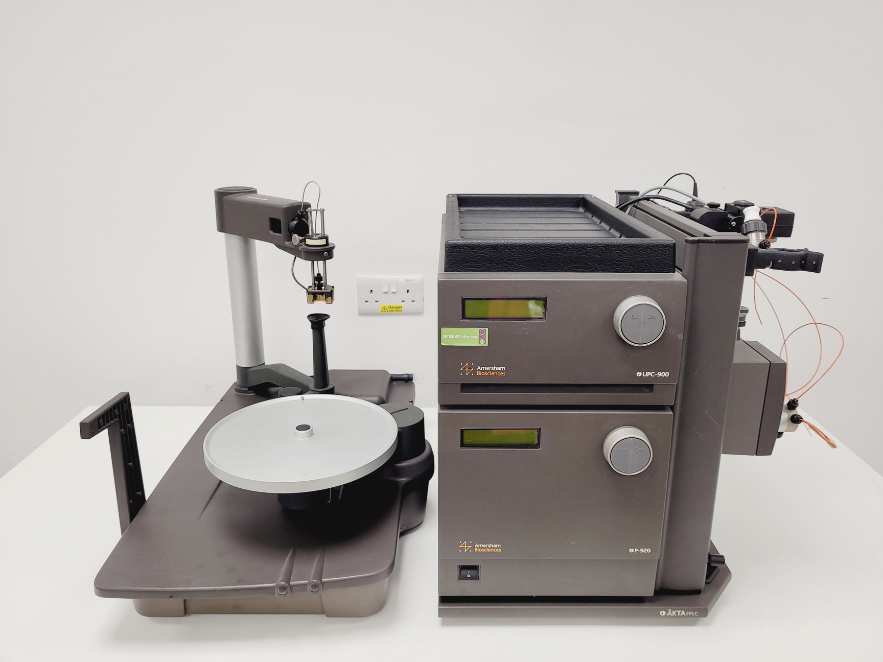 Image of Amersham Biosciences ATKA FPLC System, P-920, UPC-900, Frac-950, M-925 Lab