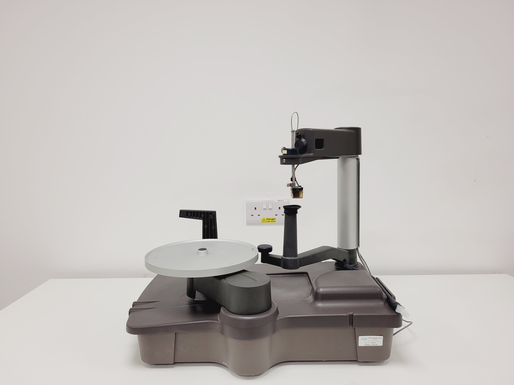 Image of Amersham Biosciences ATKA FPLC System, P-920, UPC-900, Frac-950, M-925 Lab