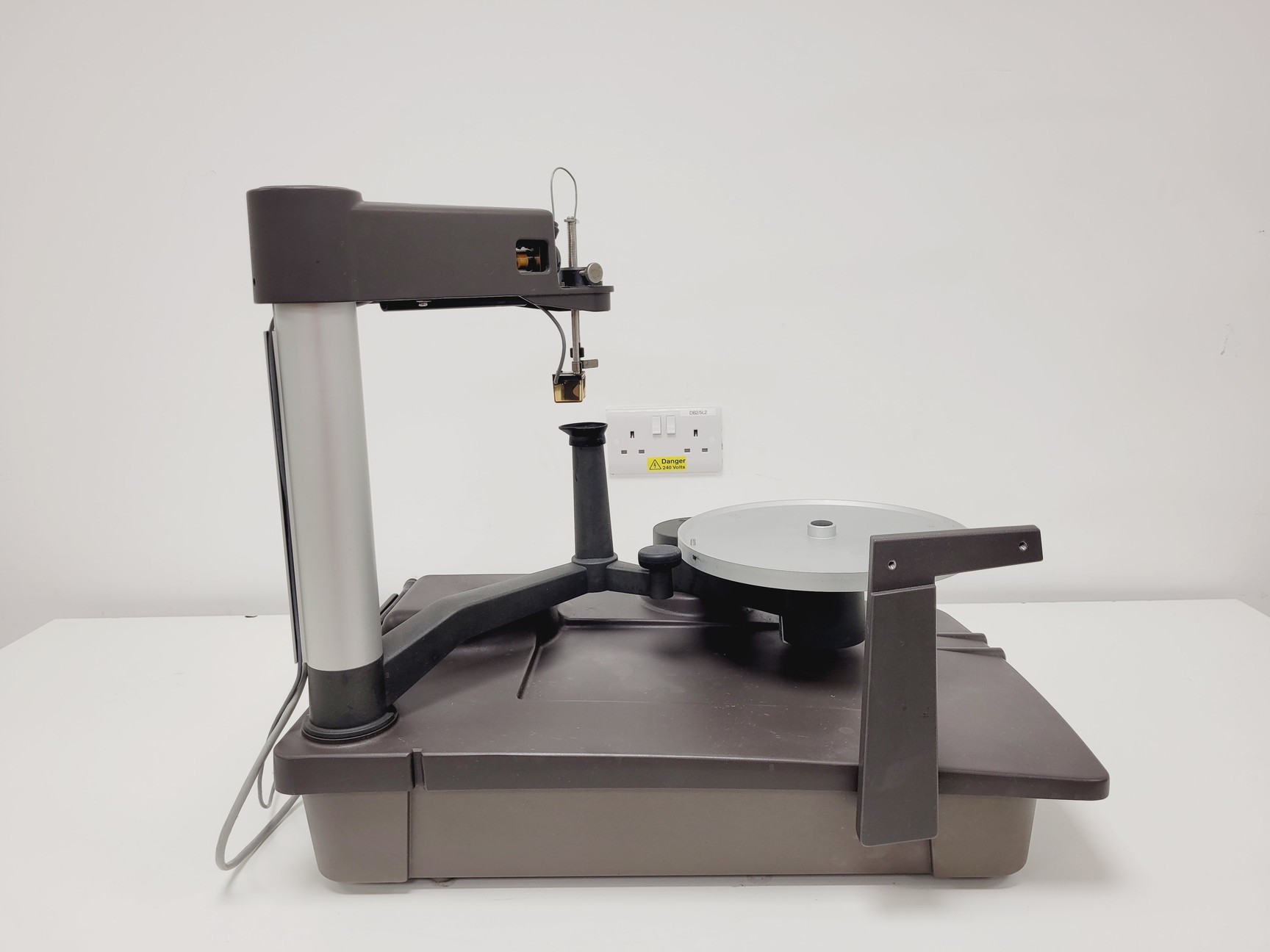 Image of Amersham Biosciences ATKA FPLC System, P-920, UPC-900, Frac-950, M-925 Lab