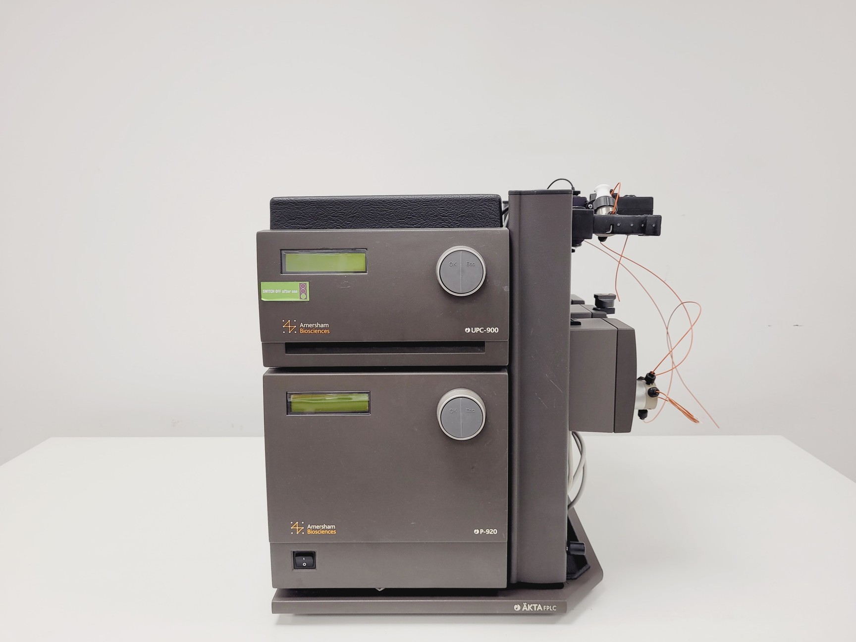 Image of Amersham Biosciences ATKA FPLC System, P-920, UPC-900, Frac-950, M-925 Lab